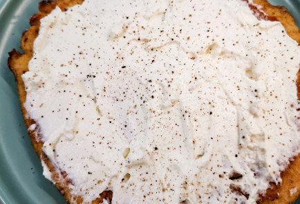 Фото шага рецепта Сэндвич с яйцами пашот авокадо и семгой 152091 шаг 10  