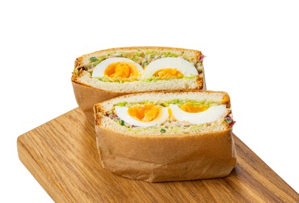 Фото шага рецепта Сэндвичи с печенью трески и вяленой клюквой 175753 шаг 13  