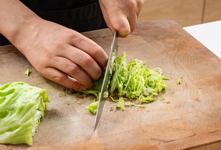 Фото шага рецепта Сэндвичи с печенью трески и вяленой клюквой 175753 шаг 6  