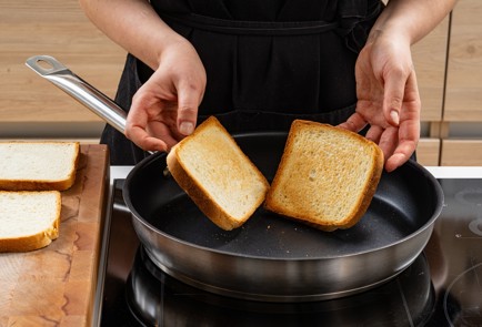 Фото шага рецепта Сэндвичи с печенью трески и вяленой клюквой 175753 шаг 9  