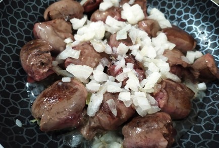 Фото шага рецепта Сердце индейки в сырном соусе 189389 шаг 5  