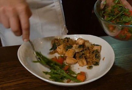 Фото шага рецепта Севанская форель с булгуром и шпинатом 137412 шаг 4