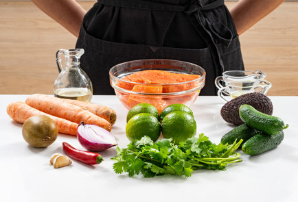 Фото шага рецепта Севиче из кижуча 189268 шаг 1  