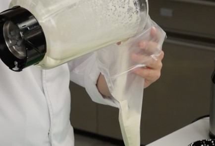 Фото шага рецепта Севиче из креветок с сулугуни 93127 шаг 3  