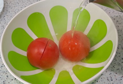 Фото шага рецепта Шакшука на сковороде со свежими помидорами 186612 шаг 7  