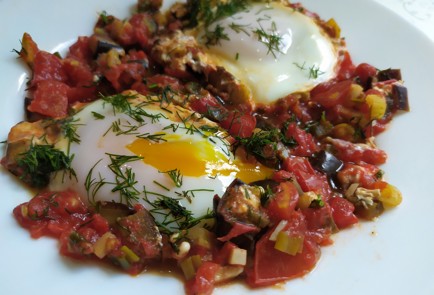 Фото шага рецепта Шакшука с баклажанами 189908 шаг 12  