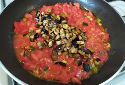 Фото шага рецепта Шакшука с баклажанами 189908 шаг 7  