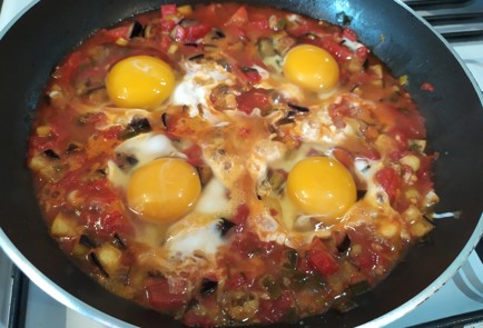 Фото шага рецепта Шакшука с баклажанами 189908 шаг 9  