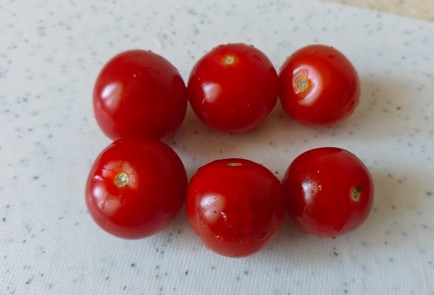 Фото шага рецепта Шакшука с помидорами черри 191513 шаг 1  