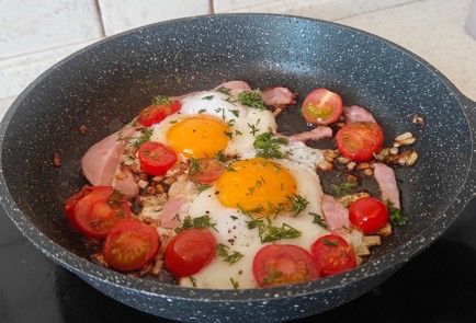 Фото шага рецепта Шакшука с помидорами черри 191513 шаг 10  