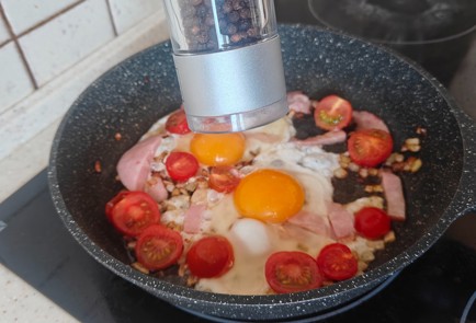 Фото шага рецепта Шакшука с помидорами черри 191513 шаг 8  