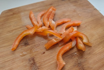 Фото шага рецепта Шакшука с шампиньонами и сербской брынзой 187523 шаг 4  