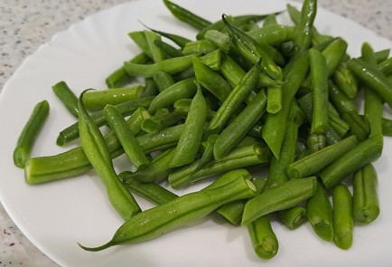 Фото шага рецепта Шакшука со спаржевой фасолью 190244 шаг 2  