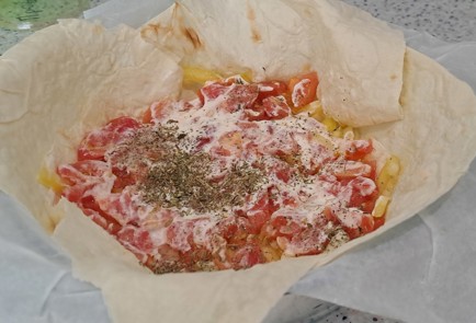 Фото шага рецепта Шакшука в духовке на лаваше с брынзой и базиликом 186614 шаг 12  