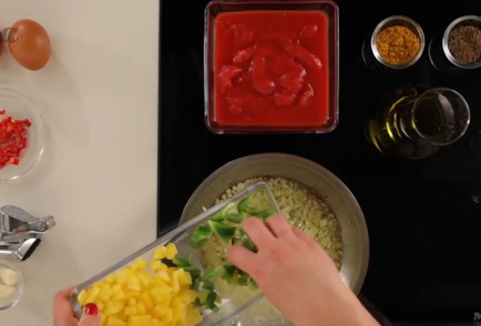 Фото шага рецепта Шакшука с пряностями 21036 шаг 3  