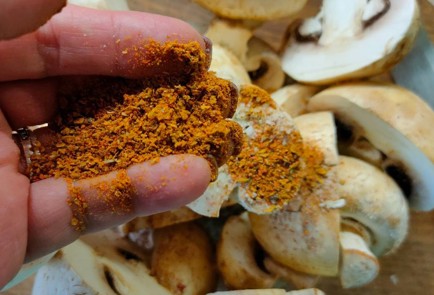 Фото шага рецепта Шампиньоны на мангале 189874 шаг 4  