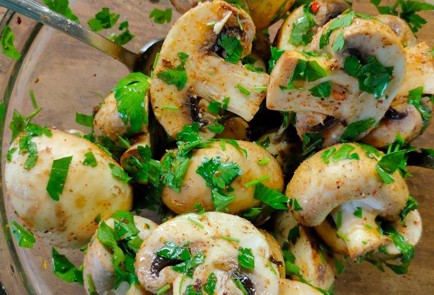 Фото шага рецепта Шампиньоны на мангале 189874 шаг 7  