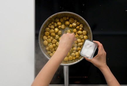 Фото шага рецепта Шампиньоны на сковороде 151663 шаг 8  