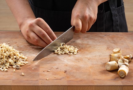 Фото шага рецепта Шампиньоны с беконом на мангале 174100 шаг 3  