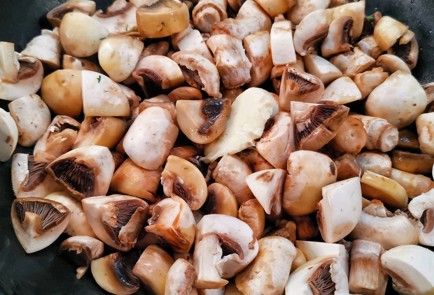 Фото шага рецепта Шампиньоны с чесноком и перцем халапеньо 174888 шаг 6  