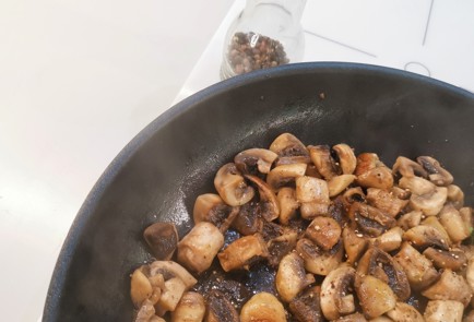 Фото шага рецепта Шампиньоны с чесноком и перцем халапеньо 174888 шаг 7  