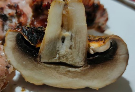 Фото шага рецепта Шампиньоны на гриле с песто 190609 шаг 11  