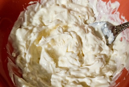 Фото шага рецепта Шампиньоны в духовке с тунцом 190653 шаг 5