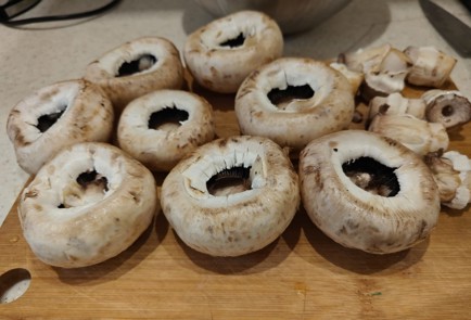 Фото шага рецепта Шампиньоны с ветчиной 188829 шаг 2  