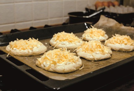 Фото шага рецепта Шаньги с сыром 92710 шаг 10  