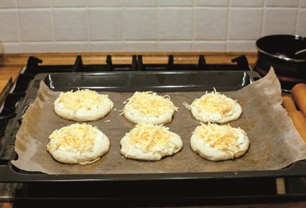 Фото шага рецепта Шаньги с сыром 92710 шаг 9  