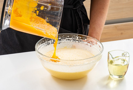 Фото шага рецепта Шарлотка из тыквы 190414 шаг 6  