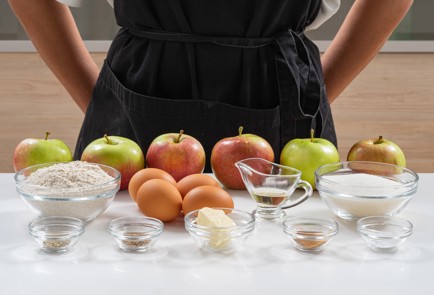 Фото шага рецепта Шарлотка на цельнозерновой муке с пряностями 174827 шаг 1  