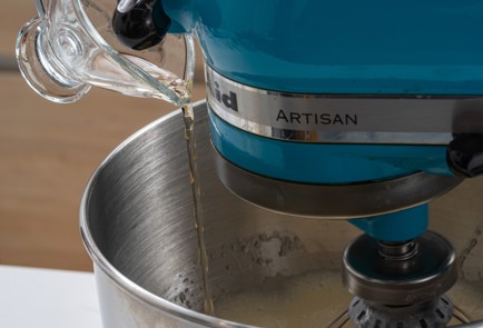 Фото шага рецепта Шарлотка на цельнозерновой муке с пряностями 174827 шаг 4  