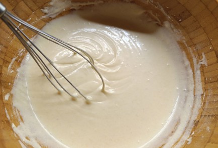 Фото шага рецепта Шарлотка на кукурузной муке 190580 шаг 10  