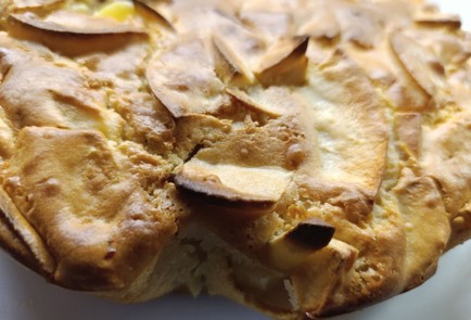 Фото шага рецепта Шарлотка на кукурузной муке 190580 шаг 15  