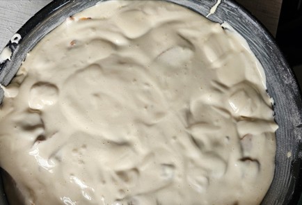 Фото шага рецепта Шарлотка с антоновкой 186987 шаг 10  