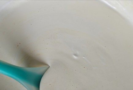 Фото шага рецепта Шарлотка с антоновкой 186987 шаг 6  