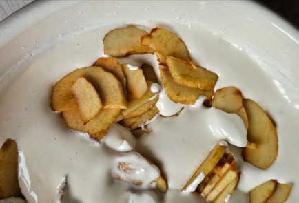 Фото шага рецепта Шарлотка с антоновкой 186987 шаг 8  