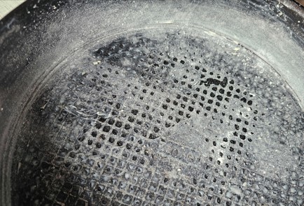 Фото шага рецепта Шарлотка с антоновкой 186987 шаг 9  