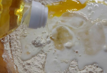 Фото шага рецепта Шарлотка с нектаринами 189950 шаг 10  