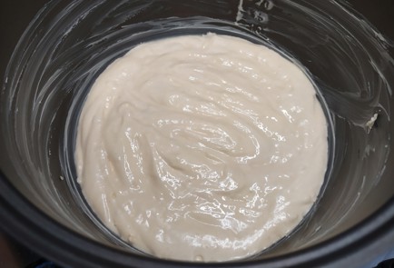 Фото шага рецепта Шарлотка в мультиварке 188882 шаг 10  