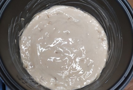 Фото шага рецепта Шарлотка в мультиварке 188882 шаг 12  