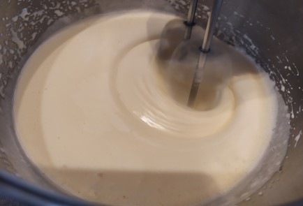 Фото шага рецепта Шарлотка в мультиварке 188882 шаг 3  