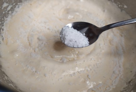 Фото шага рецепта Шарлотка в мультиварке 188882 шаг 5  