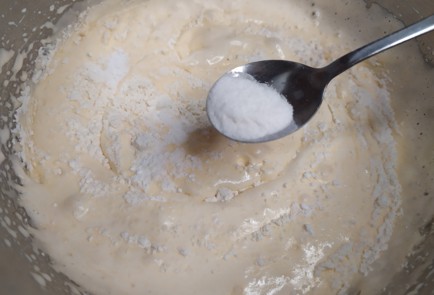 Фото шага рецепта Шарлотка в мультиварке 188882 шаг 6  