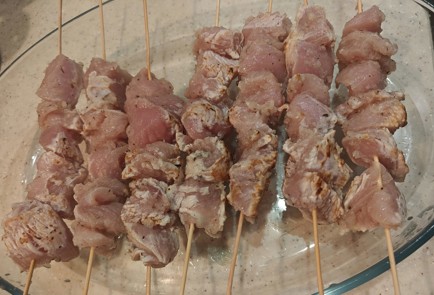 Фото шага рецепта Шашлычки из индейки в духовке 187505 шаг 13  