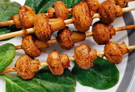 Фото шага рецепта Шашлычки из шампиньонов в духовке 152918 шаг 10  