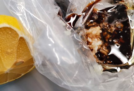 Фото шага рецепта Шашлычки из шампиньонов в духовке 152918 шаг 5  