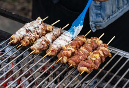 Фото шага рецепта Шашлычки из свинины 176215 шаг 8  