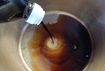 Фото шага рецепта Шашлык из индейки в соевочесночном соусе 190611 шаг 2